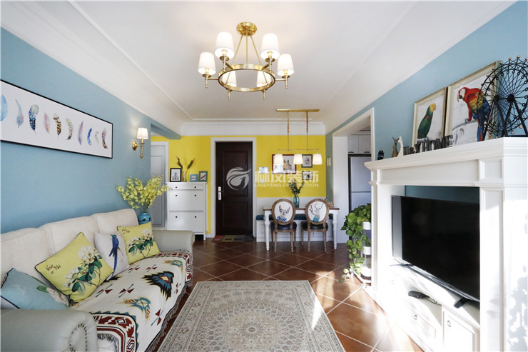 林鳳裝飾小戶(hù)型茶幾選擇技巧